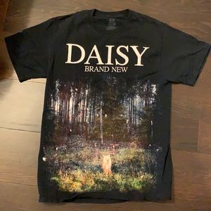 Daisy tshirt.
